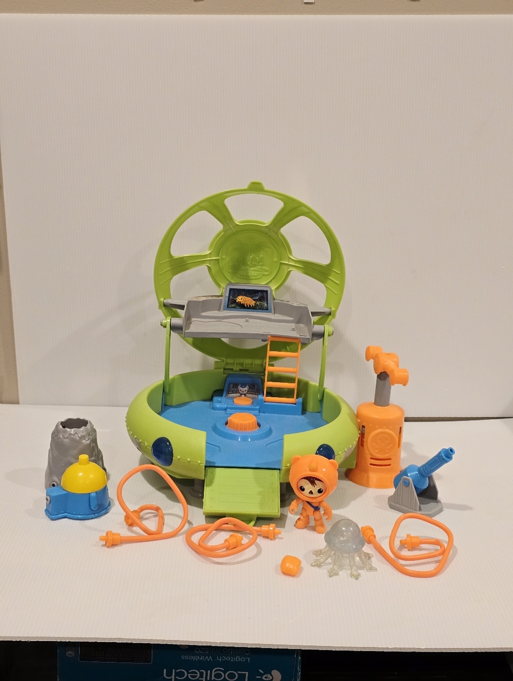 Octonauts Deep Sea Launch and Explore Deep Sea Octo Lab Playset